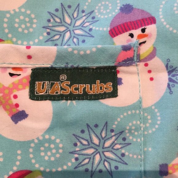 UA Scrub Ṭop - Picture 2 of 4